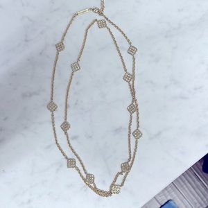 Kendra Scott necklace